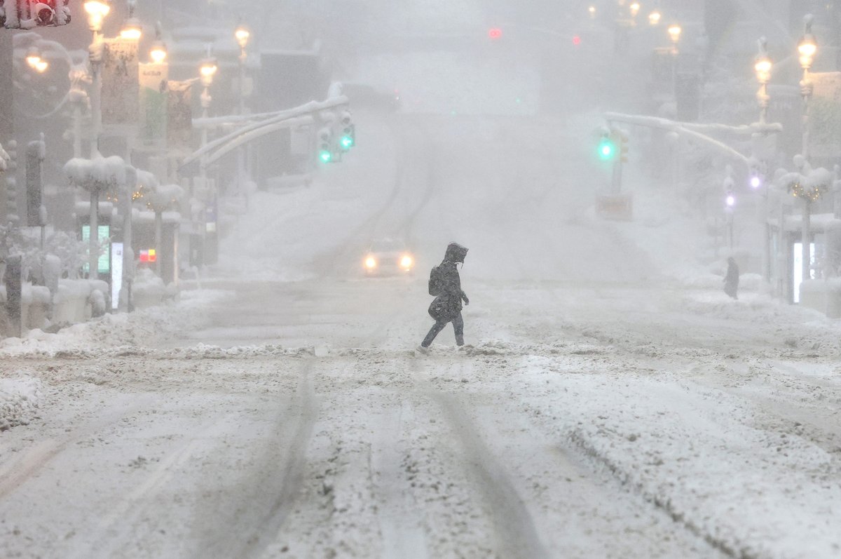 Satellite photos show what the massive blizzard slamming the Northeast looks like from space