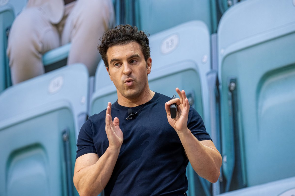 Airbnb CEO Brian Chesky says there's one thing Silicon Valley needs to do to change Americans' minds on AI