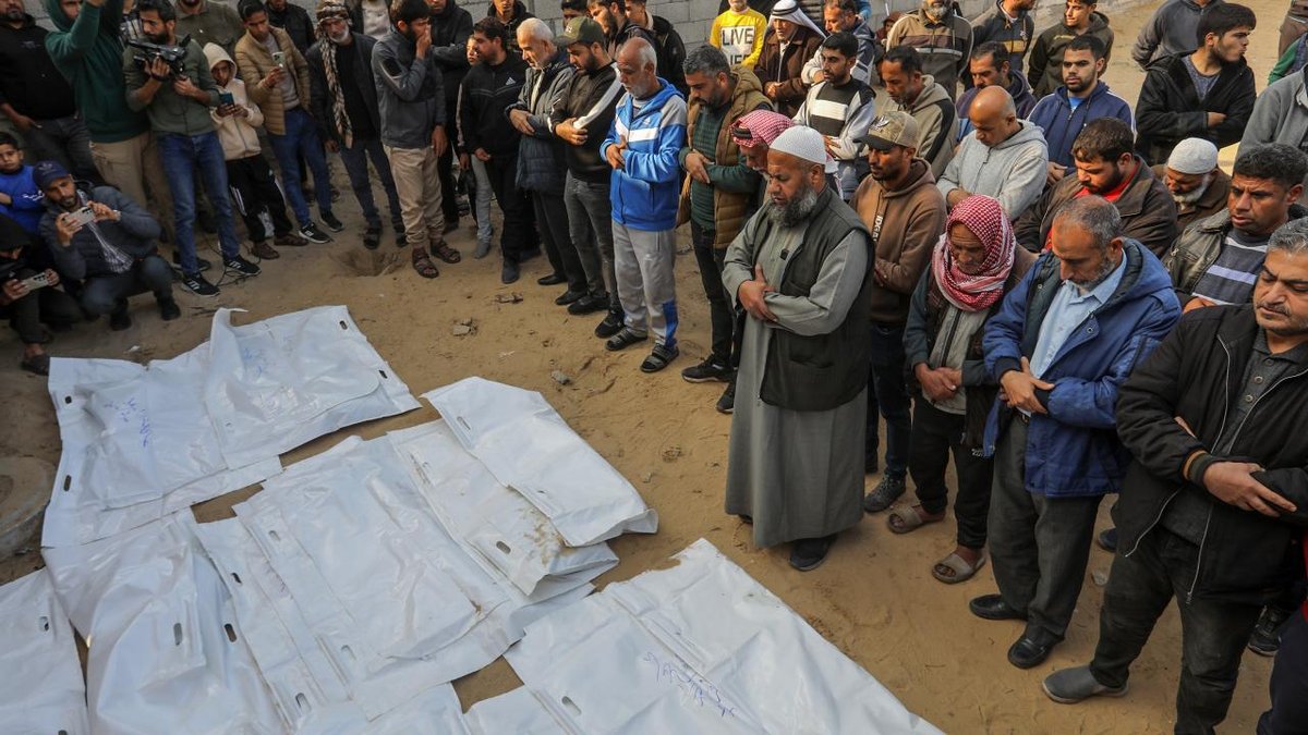 The Guardian: İsrail, Gazze'deki savaş alanının bir bölümünü buldozerlerle yok etti