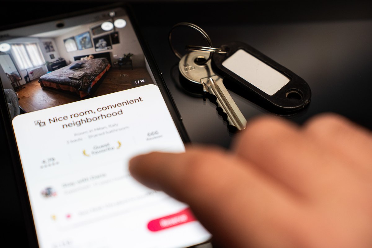 Airbnb's war policy leaves some stranded: travelers paying for rooms they can't use