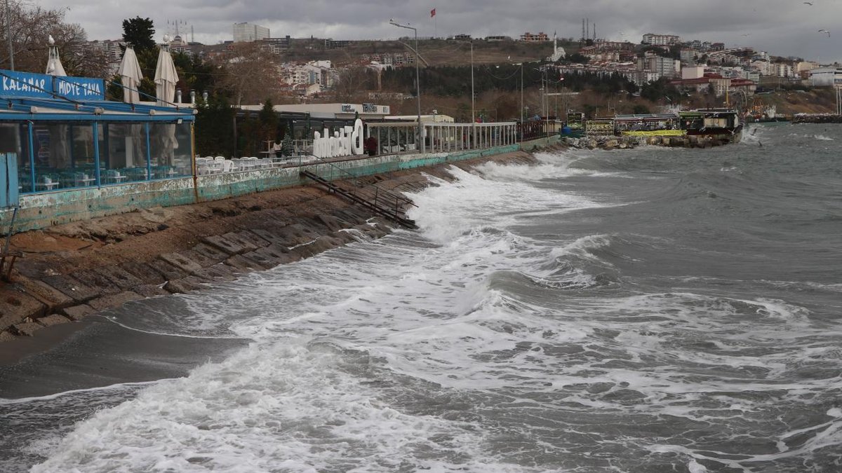 "Tekirdağ'da Deniz Taşımacılığı, Fırtınadan Dolayı Kesintiye Uğradı"