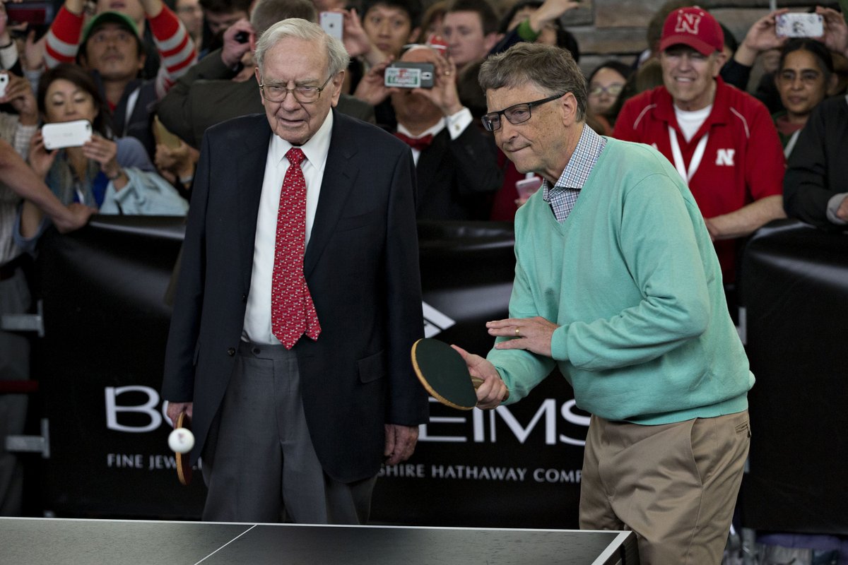 Warren Buffett spoke about Bill Gates' Epstein ties — and why he's stopped giving money to the Gates Foundation