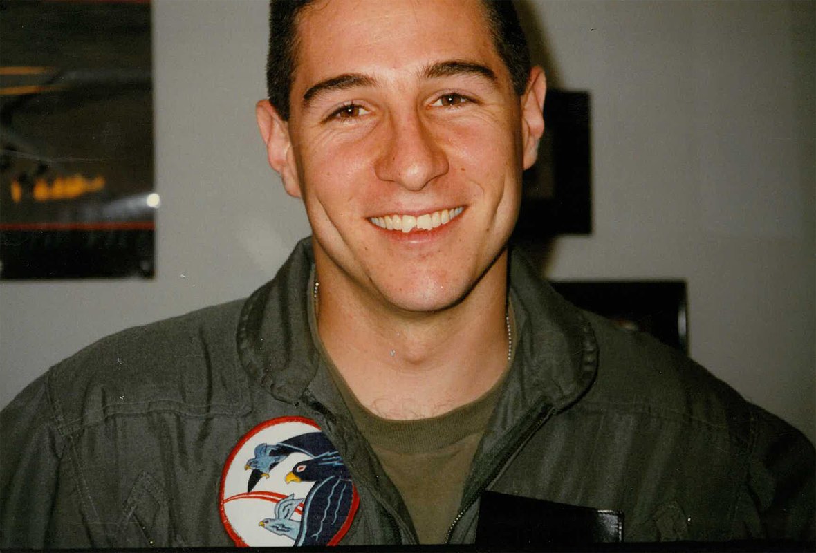 A Marine who flew the F/A-18, F-16,: F-22, and F-35 says one jet stood apart