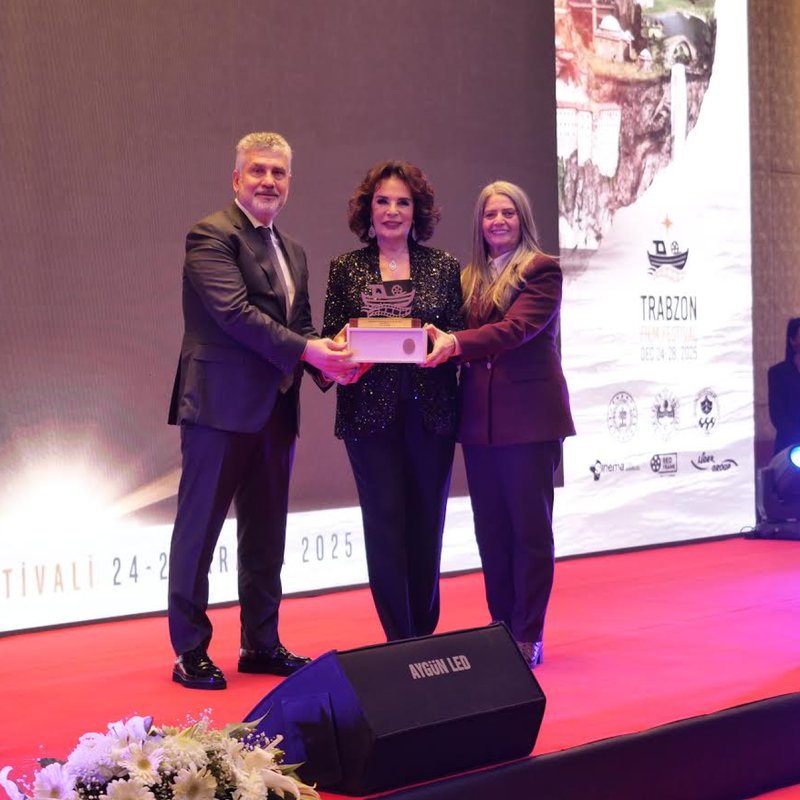 "Sanat, insanları bir araya getirdi"