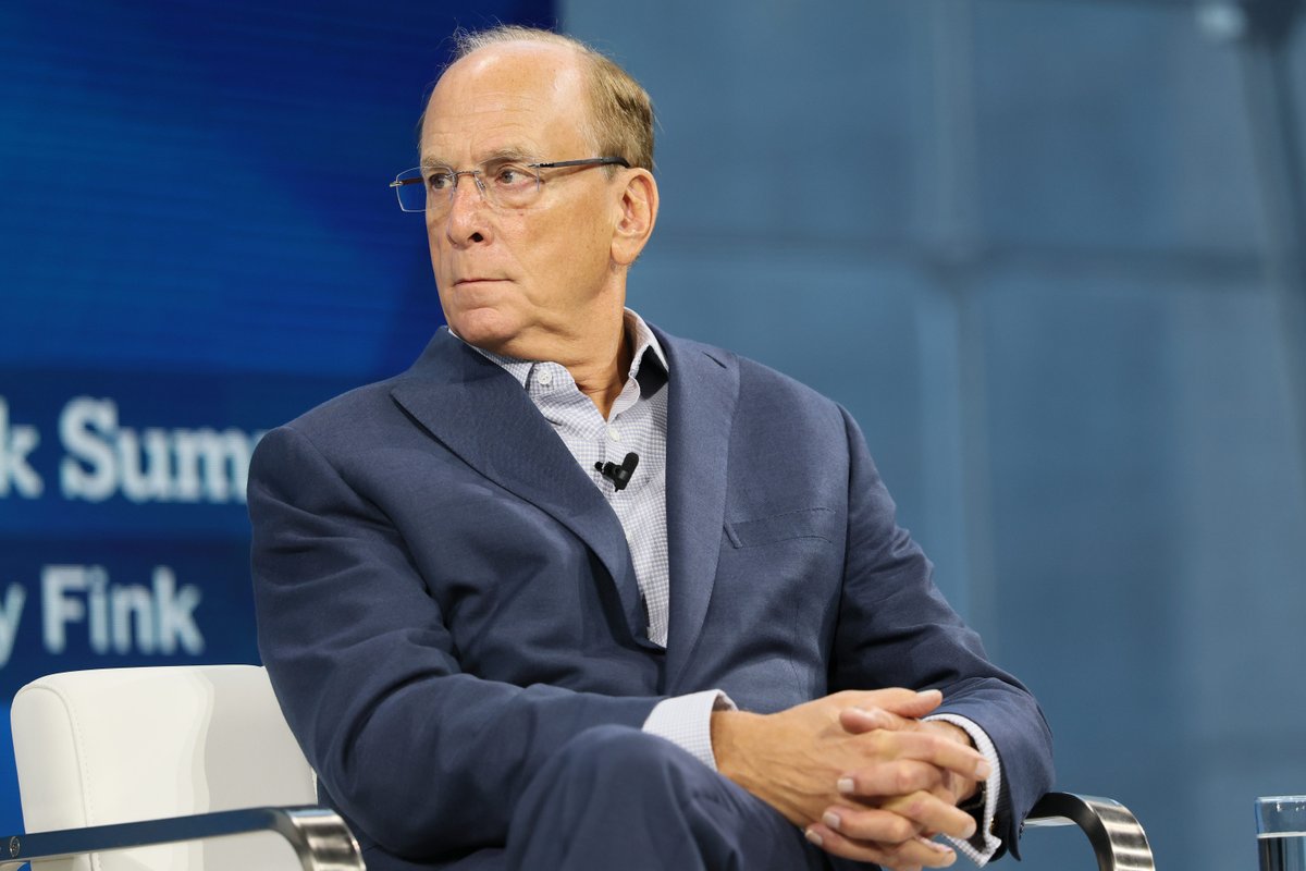 "BlackRock CEO'su Larry Fink, Davos'ta yapay zeka balonu hakkında neler söyledi?"