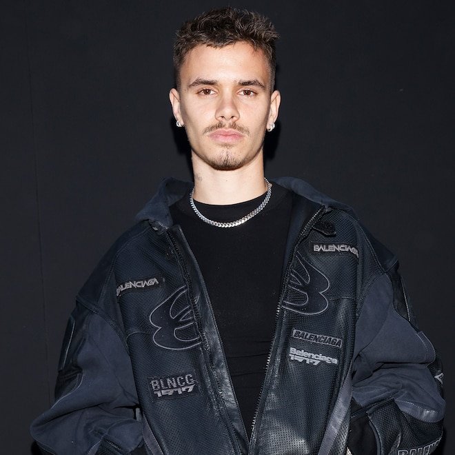 Romeo Beckham, Brooklyn Beckham ile yaşanan: gerginlik içinde yeni "Aile" dövmesini tanıttı.