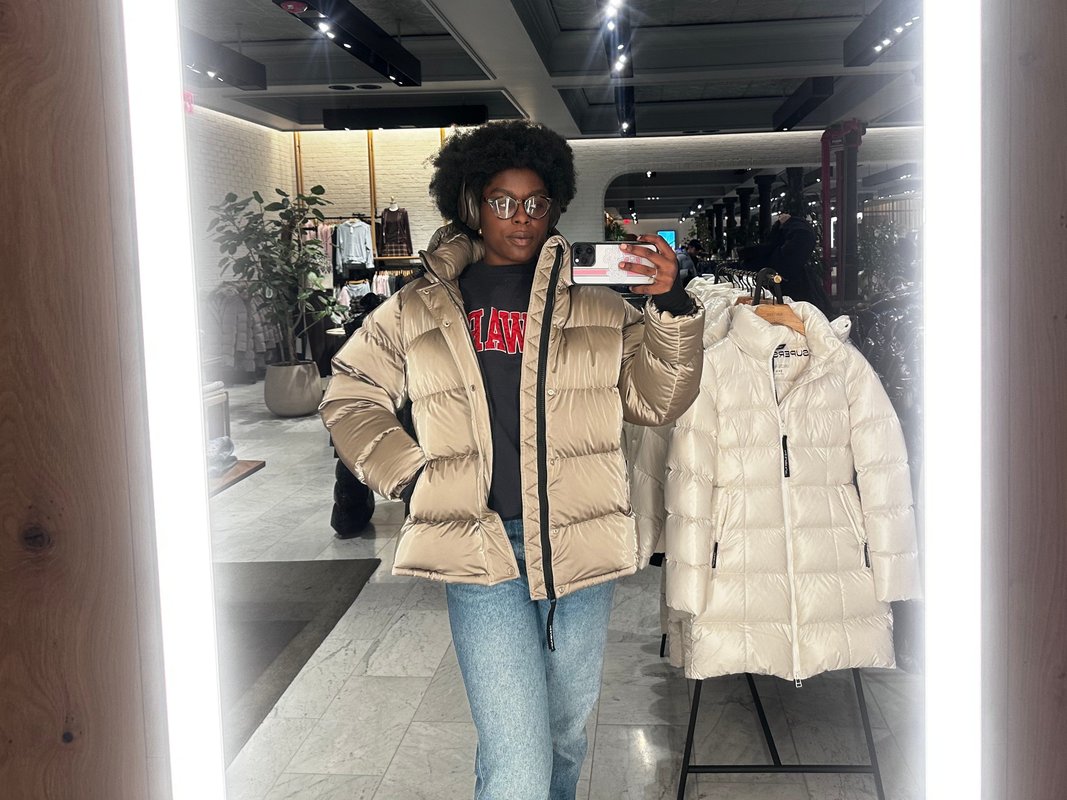 "Aritzia'nın Super Puff ceketine yönelik merakımı gidermeye gittim, 300 dolarlık bir kabanla döndüm."