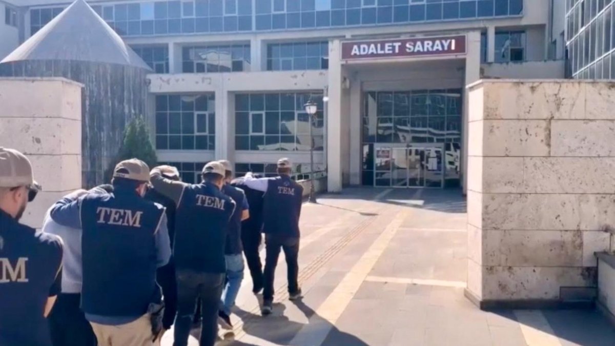 FETÖ'nün finans yapılanmasına operasyon: 8 gözaltı