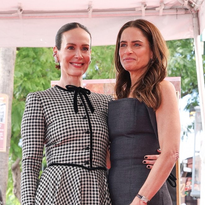 Sarah Paulson Supports BFF: Amanda Peet After Cancer Diagnosis