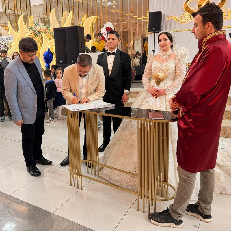 "Kanserle mücadele eden hastasıyla nikah şahidi oldu"