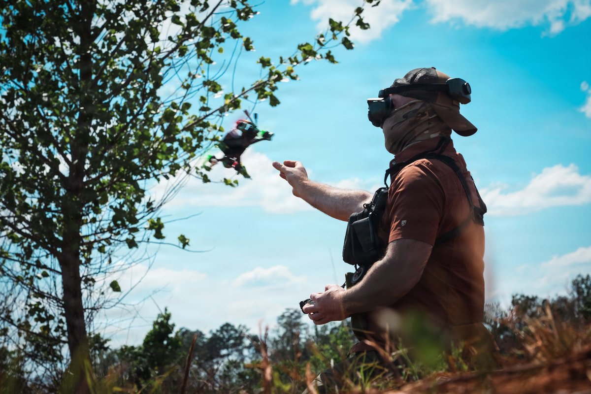 US soldiers need drones they can easily grab like ammo and fly under fire, Army commander says