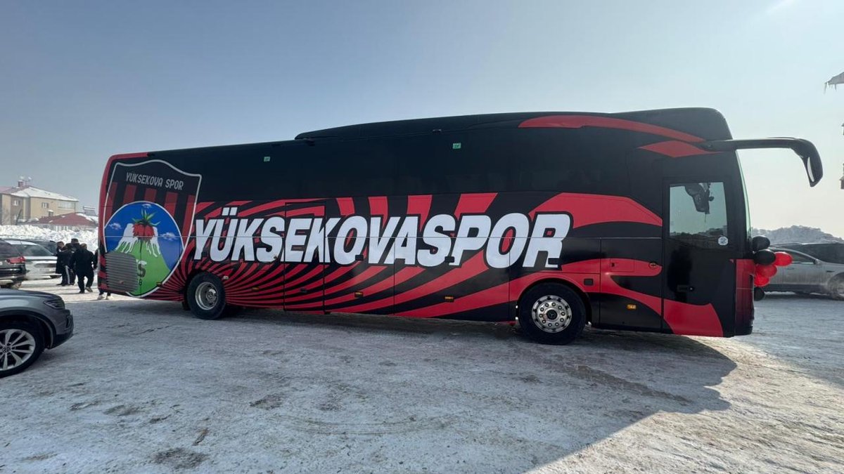 Cumhurbaşkanı Erdoğan, Kadın Futbol Takımı: için yeni bir otobüs bağışladı