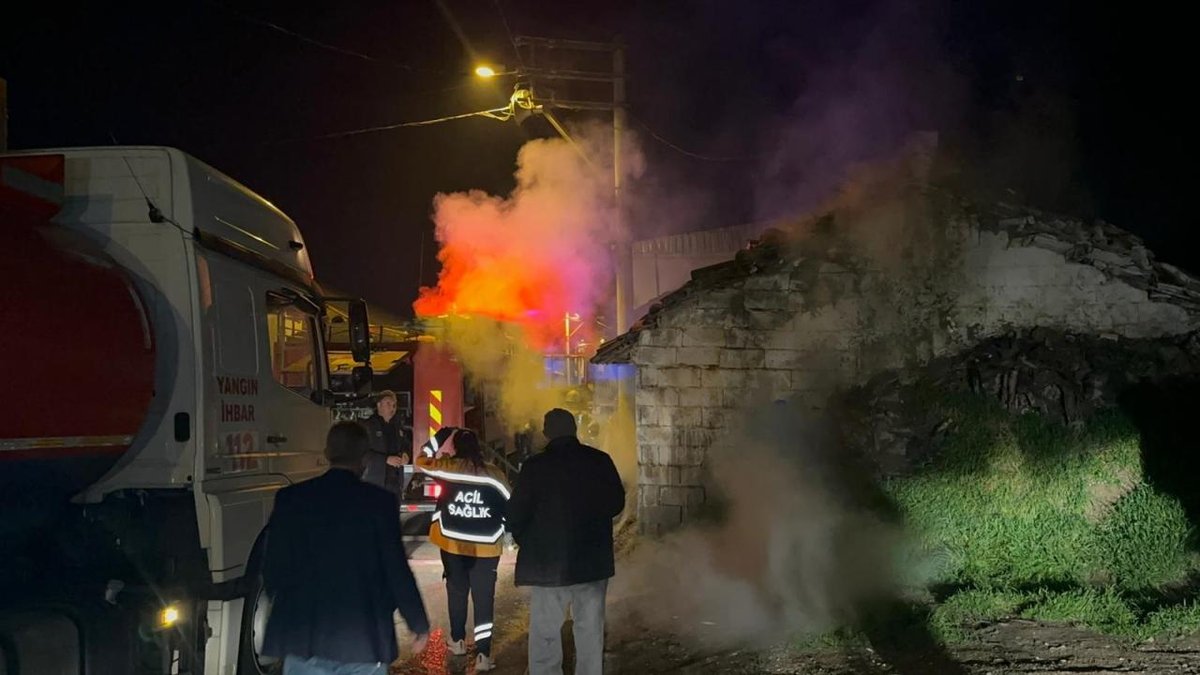 Bursa'daki bir evde meydana gelen yangında bir kişi hayatını kaybetti.