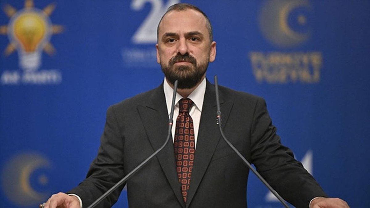 "AK Parti Genel Başkan Yardımcısı Acar, Özgür Özel'e karşı sert eleştirilerde bulundu"