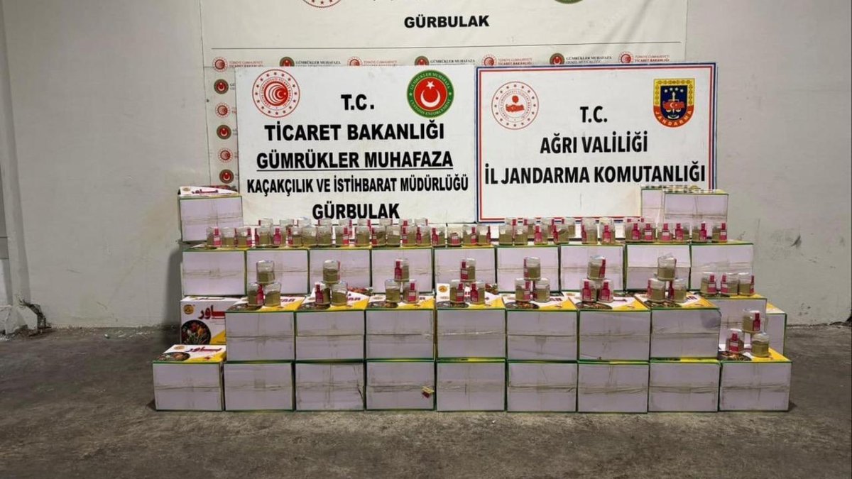 Tırın İçindeki Kavanozlarda 163,9 Kilogram Uyuşturucu Ele Geçirildi