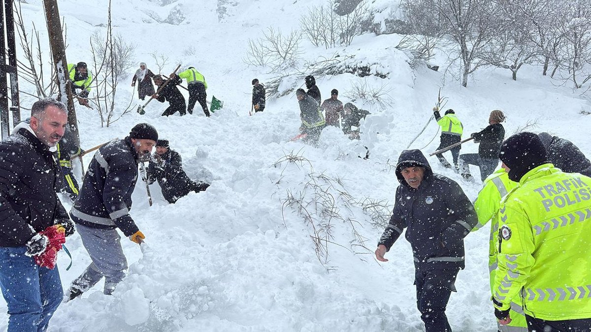 "Van'da çığ olayı yaşandı, konutlar boşaltıldı"