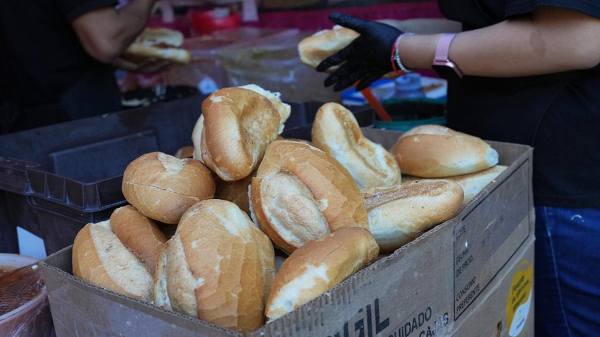 "İngiltere ve Meksika arasında sosyal medya üzerinde 'ekmek' tartışması"