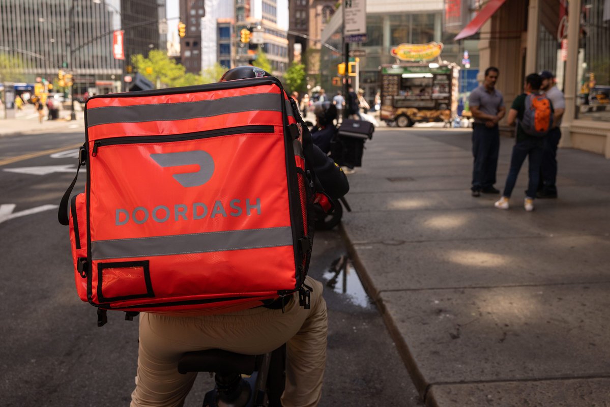DoorDash is hiring a 'fight promoter meets growth hacker' to target the 'terminally online' on X for $200,000 a year