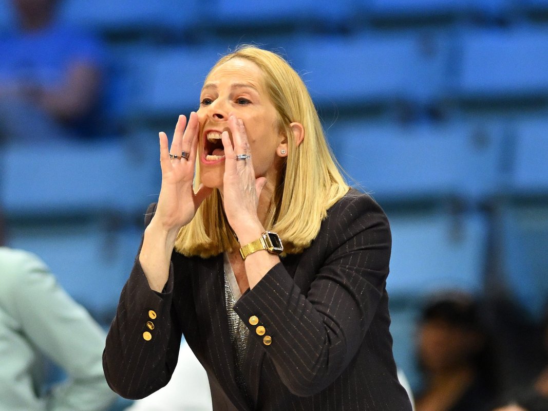 There's a valuable leadership lesson in this viral March Madness moment