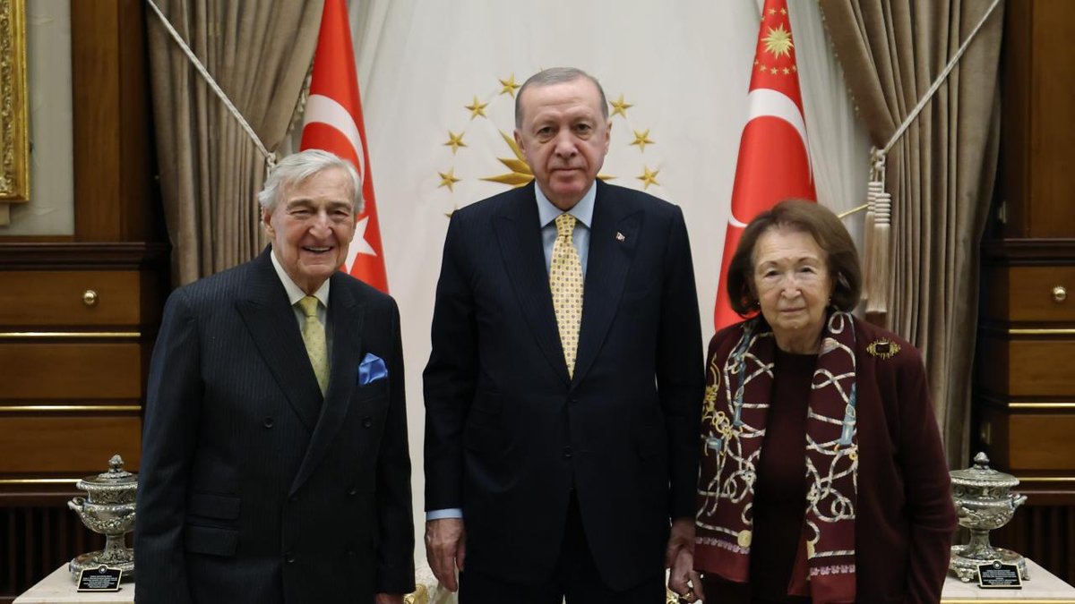 Cumhurbaşkanı Erdoğan, iş dünyasının önde gelen isimleri Koç ve Arsel ile bir araya geldi