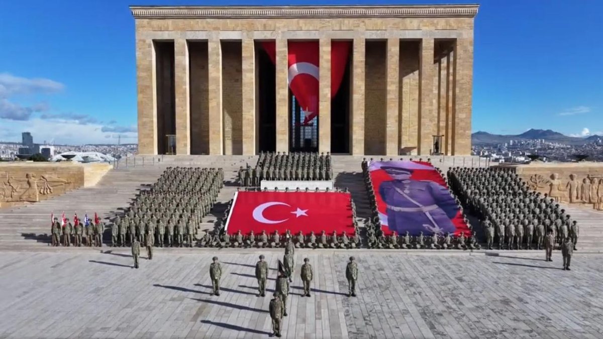 "Atatürk'ün Başkent Ankara'ya Varışının 106. Yılı Kutlandı: Atatürk Garnizon Koşusu meydana geldirildi"