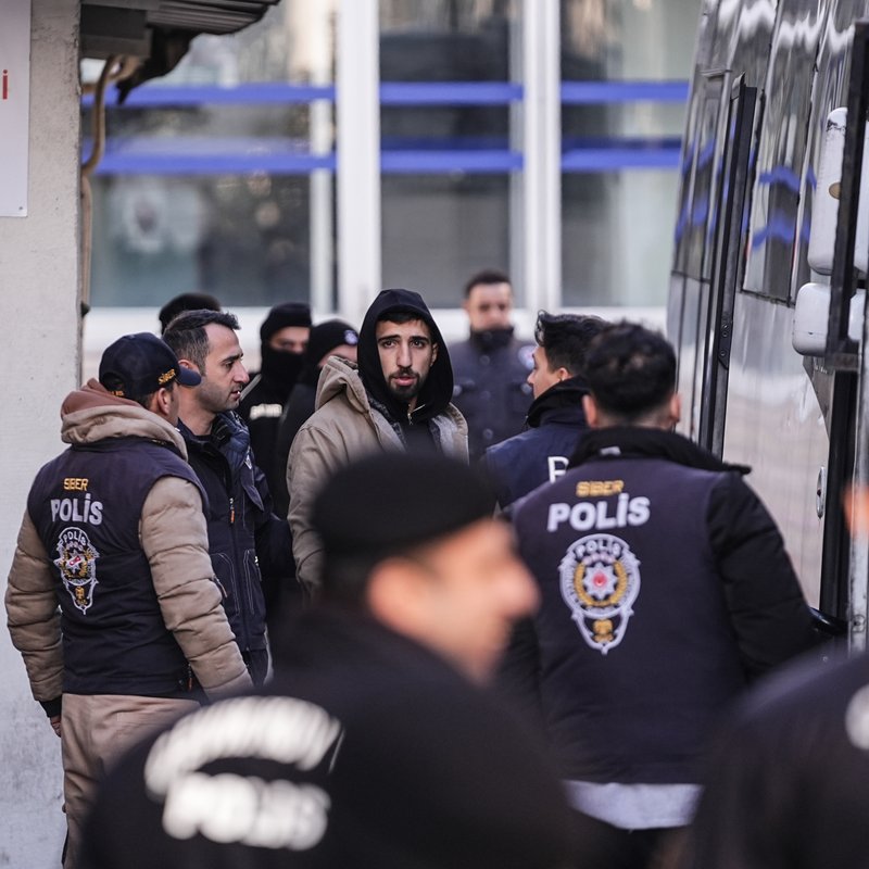 "On dört futbolcu hakkında 'şike' suçlamasıyla gözaltı talep edildi!"