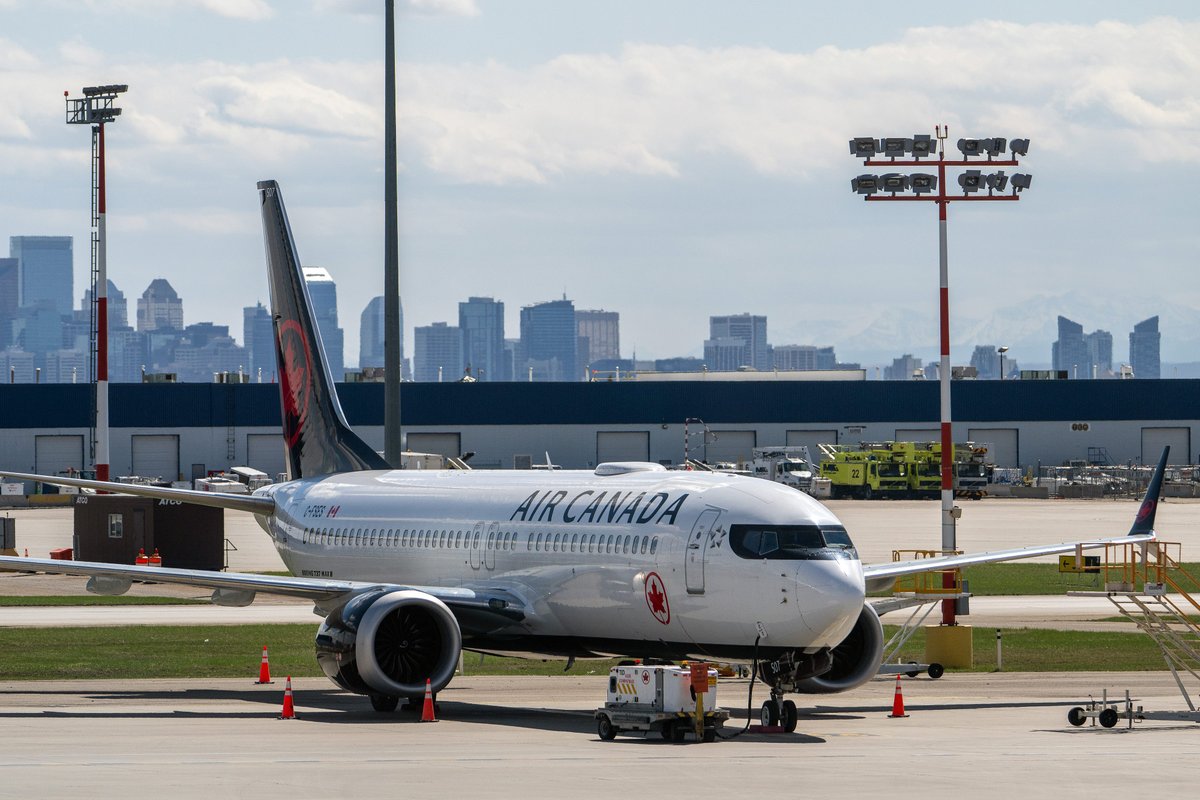 Cell phone data shows Trump's trade policies are hurting more than just Canadian tourism