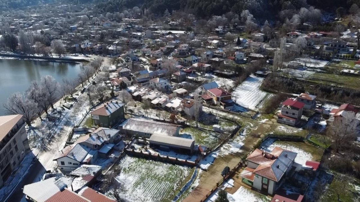 İzmir’in dağlık bölgelerine beyaz örtü düştü