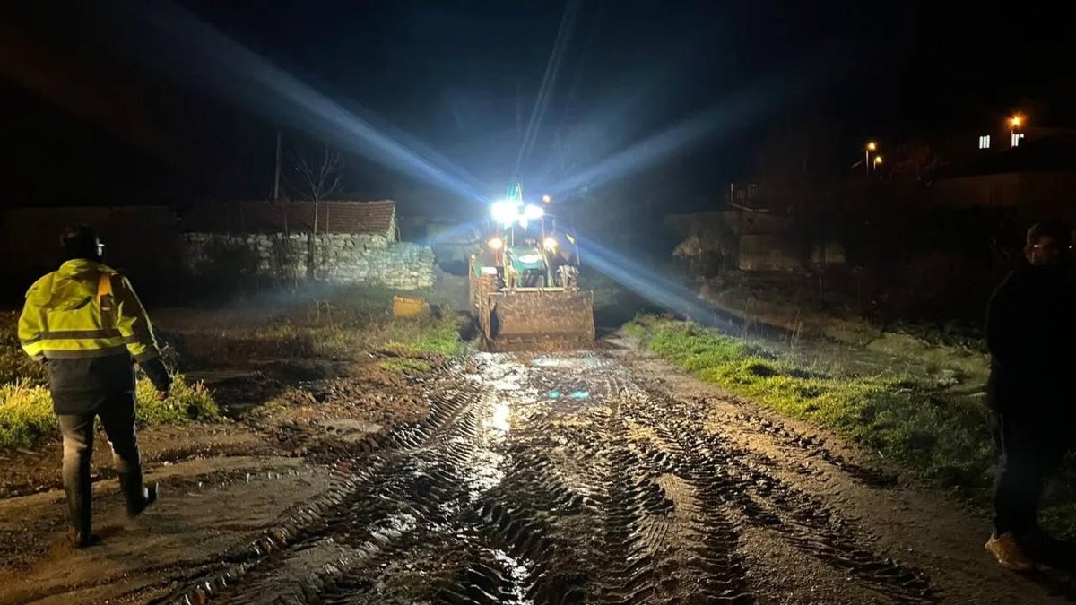 "Edirne'de etkili sağanak,: su taşkınlarına yol açtı"