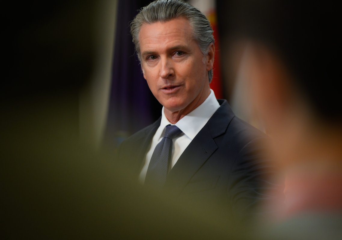 Gavin Newsom'un Davos'taki eski katılımcılığı: Bu hafta sürpriz dönüşünün ardındaki nedenler neler?