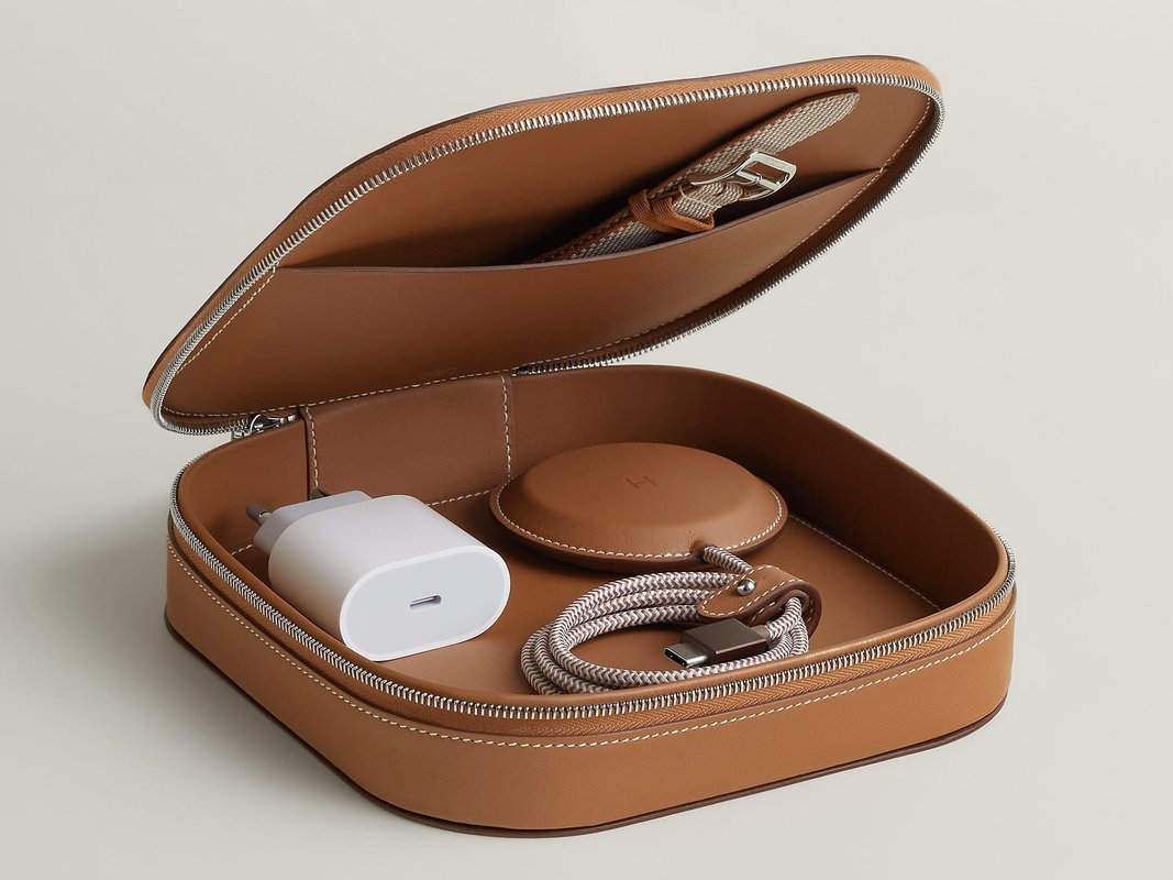 See Hermès new tech collection, from a $5,150 charging case for your Apple devices to a $820 cardholder