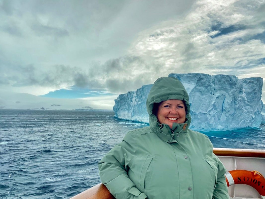 I worked on cruises for years and still sail as a passenger often. There are 6 things I never do on board.