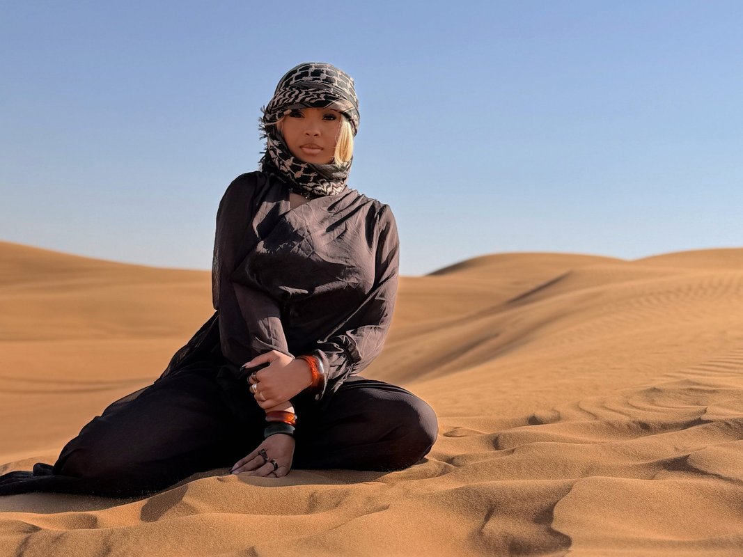 Tourists who say they are stranded in the Middle East are launching GoFundMe campaigns to cover their hotel bills