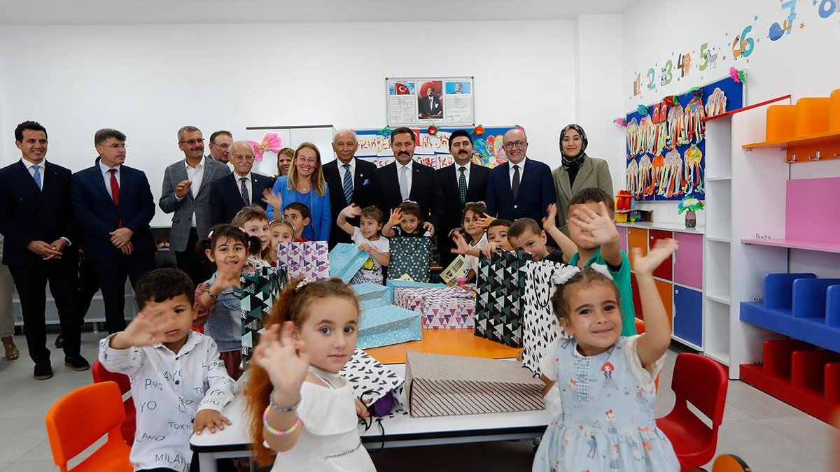 "Yüzyılın felaketinde yaralar eğitimle sarılıyor: Üç ilde 292 okul faaliyete geçti"