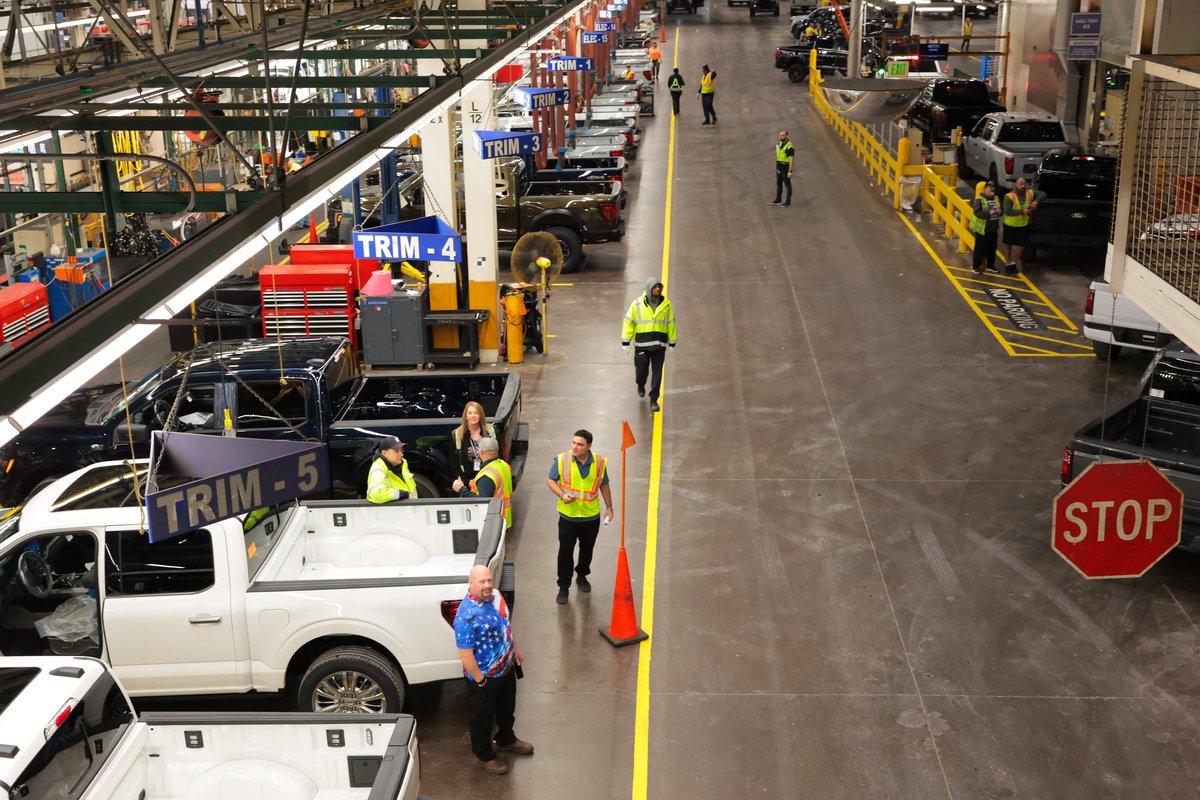 Ford, mekanik ihtiyaçlarını karşılamak için bazılarına: ücretsiz alet ve Carhartt ekipmanı sunuyor