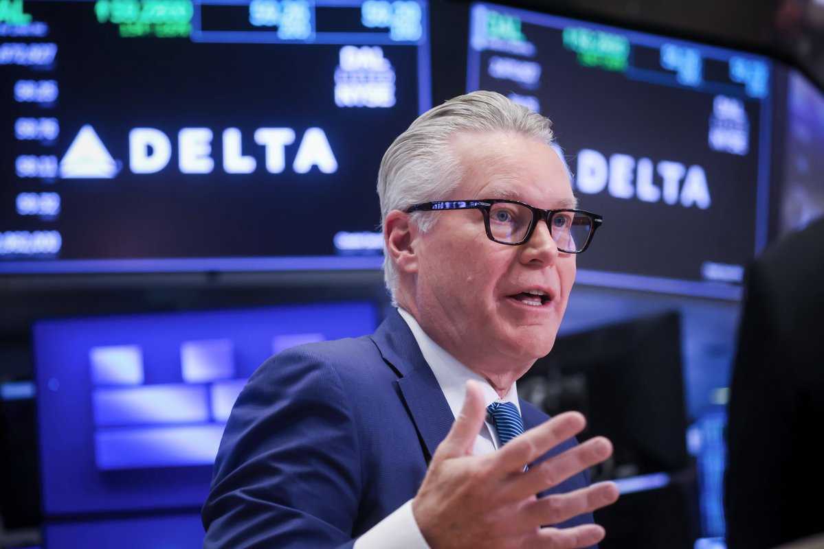 Delta's CEO said affluent passengers, 'immune' to geopolitical conflict, are driving sales