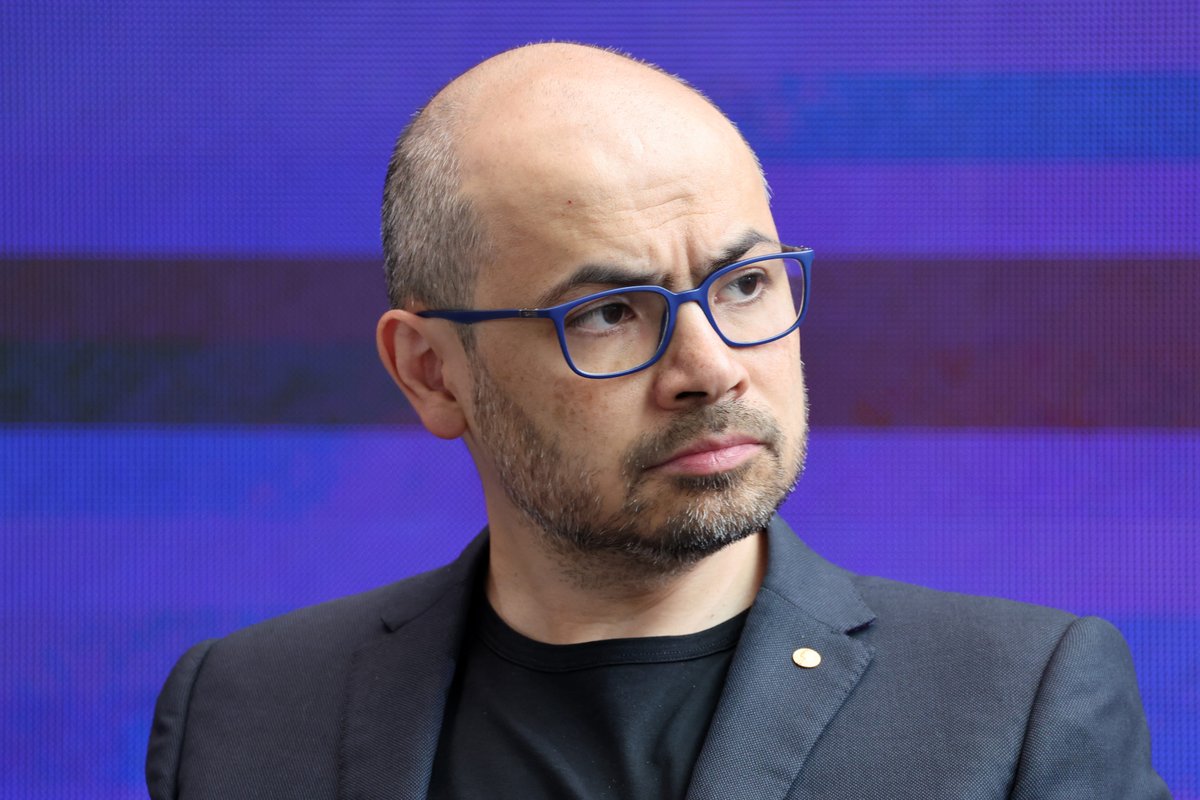 DeepMind's CEO says using AI can make you a genius — or hurt your critical thinking skills