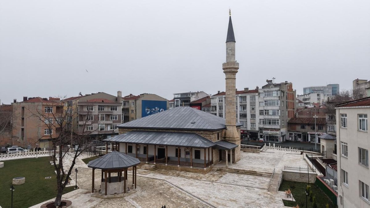 Üç Tarihi Vakıf Eseri: Restore Edildi, Cami Cemaatiyle Buluştu
