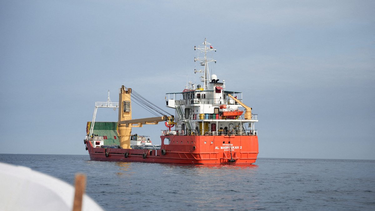 Iran's military says it has placed the: Strait of Hormuz under strict control again