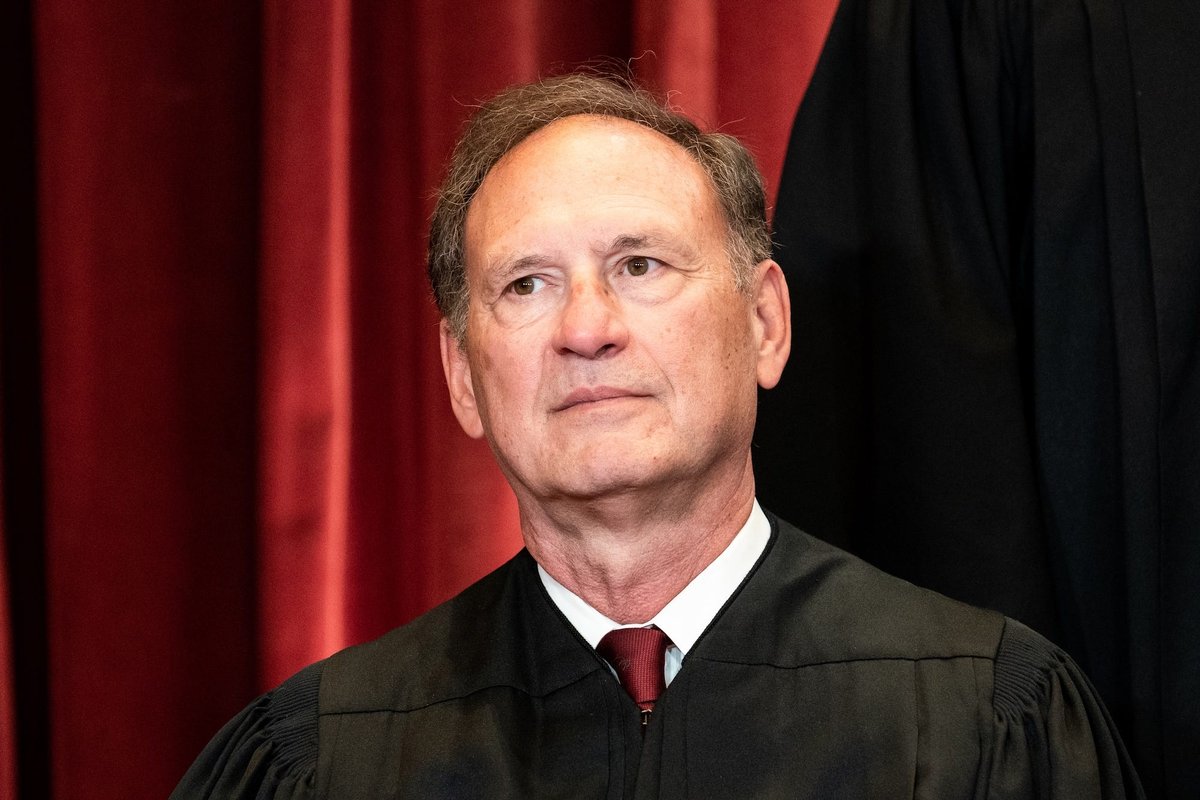 Supreme Court Justice Samuel Alito jokes about: letting Claude AI decide a major case