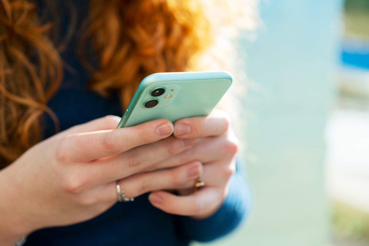 ChatGPT has entered the group: chat. Texters have…feelings about it.