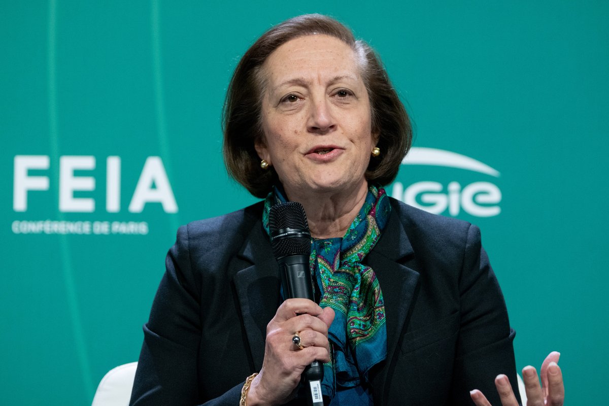 She oversees 72,000 employees. Here's the advantage she says recent grads have at work.