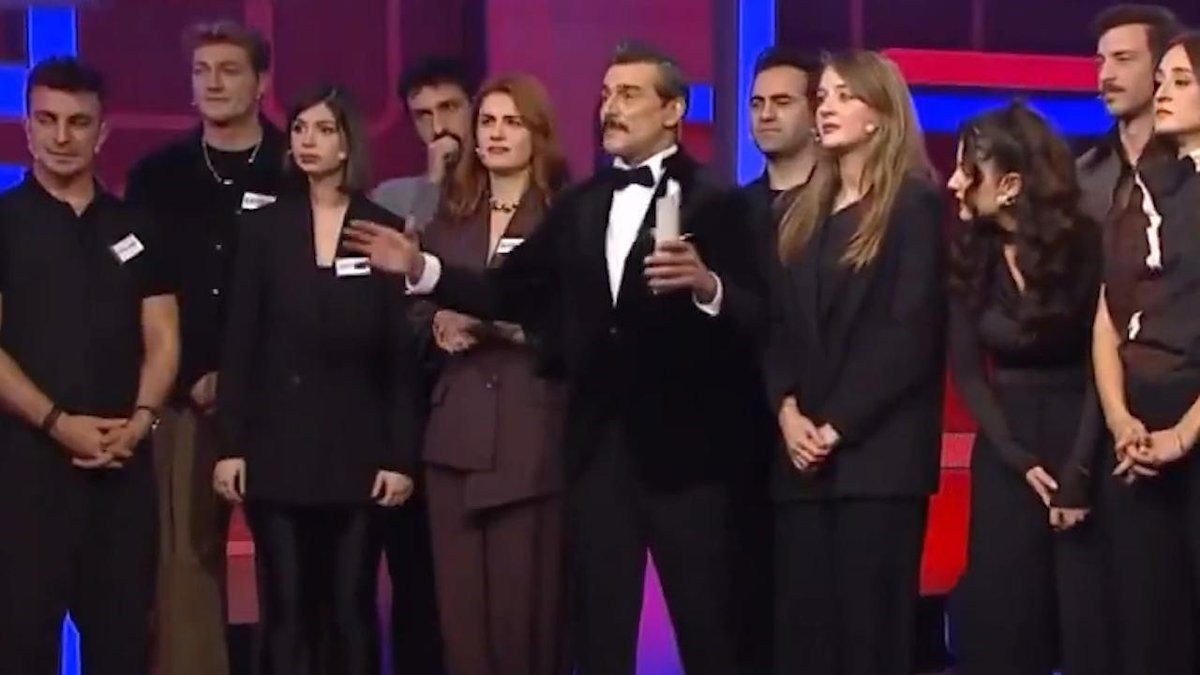 "Bakan Göktaş, TRT: dizilerindeki oyunculara şükranlarını sundu"