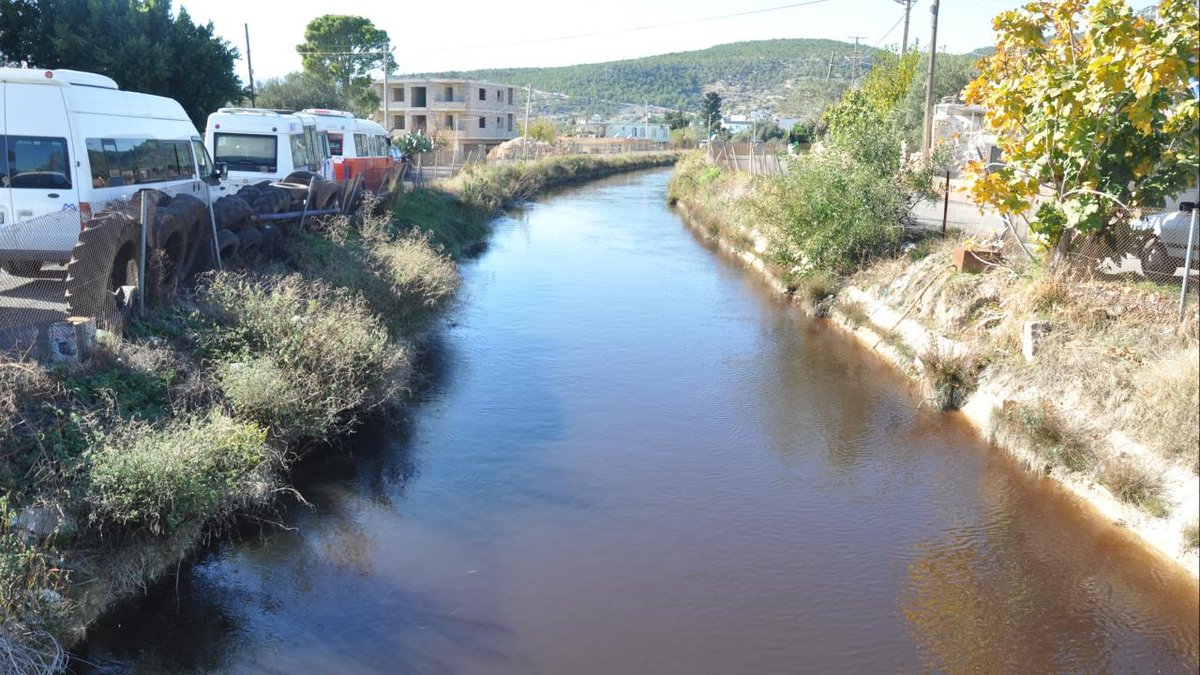 Mersin'deki Göksu Nehri'nin Renkteki Değişim Dikkat Çekiyor