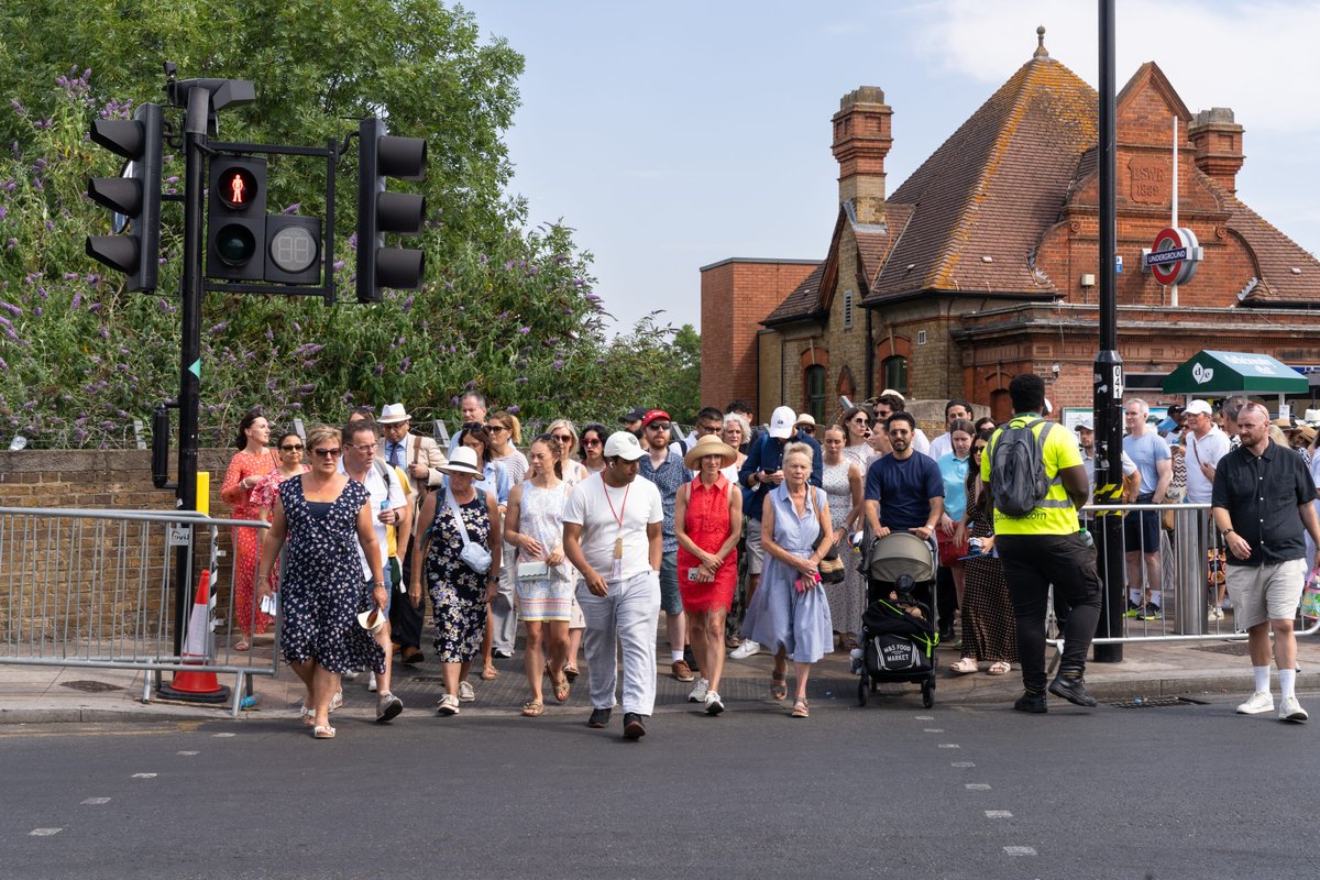 I spent the day at Wimbledon and saw these 3 looks everywhere
