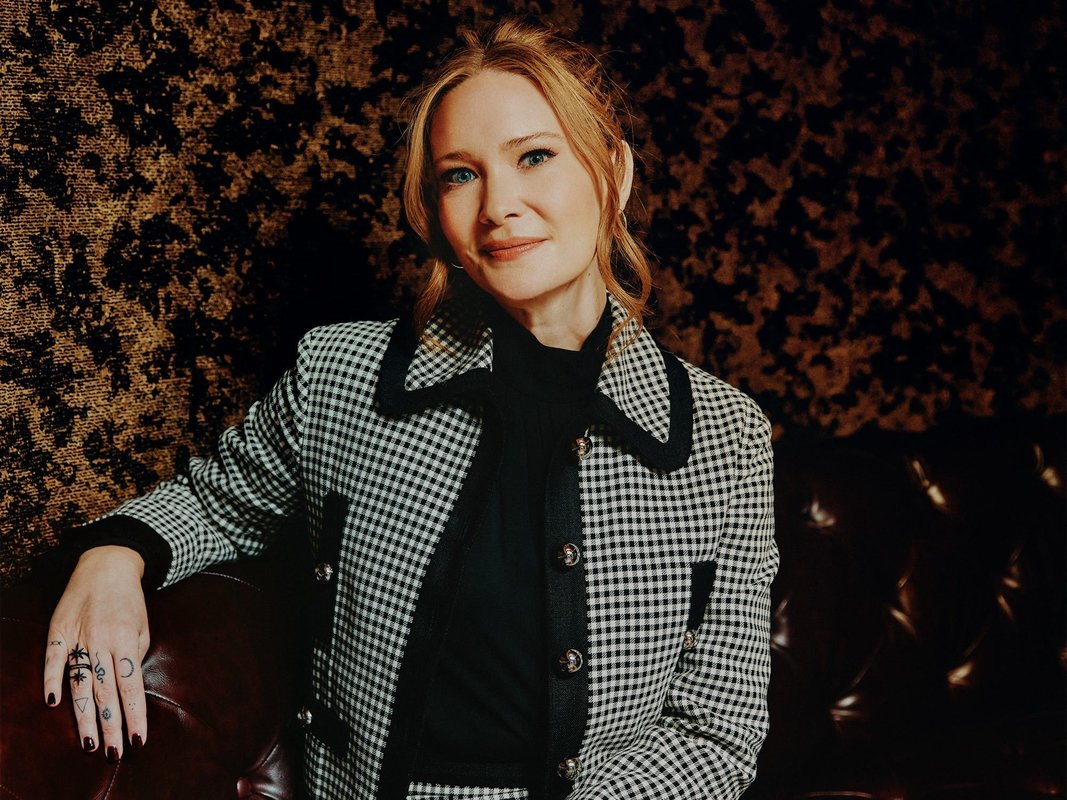 The best reading order to catch up on all 16 of Sarah: J. Maas' books before the next 'A Court of Thorns and Roses' novel