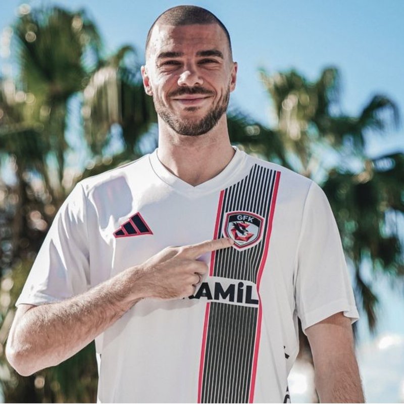 "Nihad Mujakic, Gaziantep Futbol Kulübü'ne Transfer Oldu!"