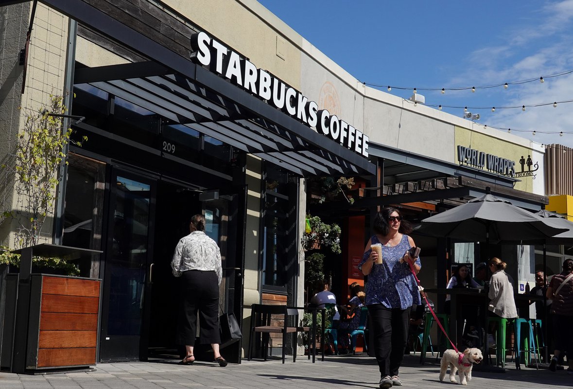 Brian Niccol, Starbucks'ın 'Friends' dizisindeki kafe atmosferine benzemesini istiyor