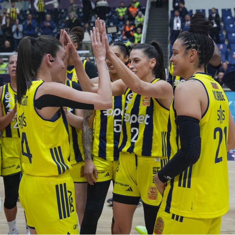Fenerbahçe Opet, İtalya'da zafer elde etti!