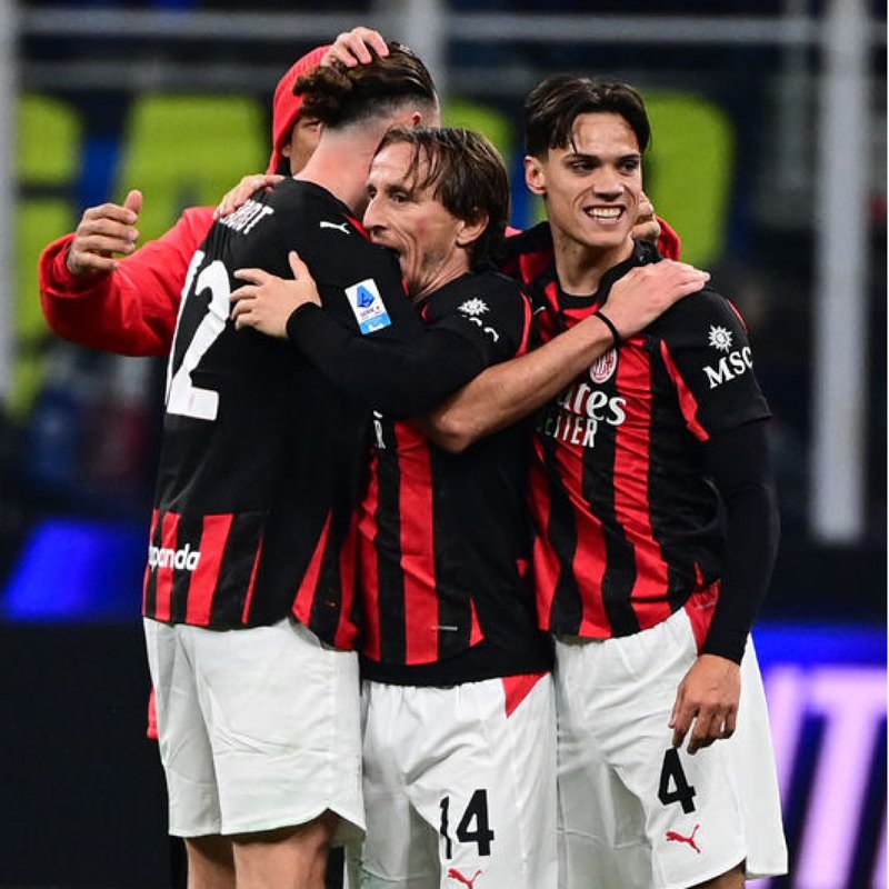 "Milan, liderlik yarışındaki mücadelesine devam etti!"